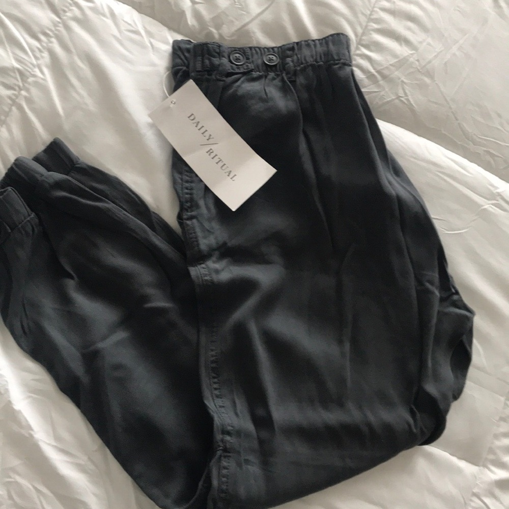 Grey brand new joggers. 100% lyosell